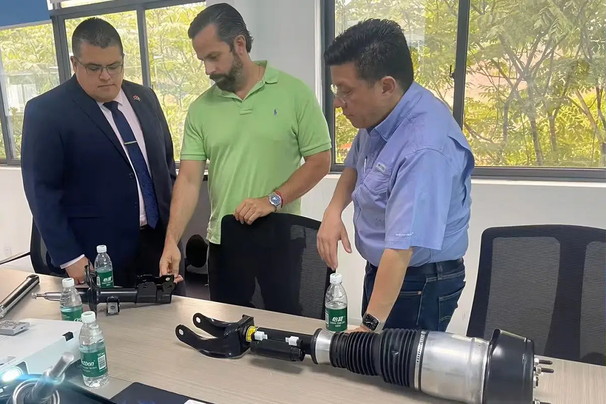 Ruidong International Team Visits Russia for Auto Export Project
